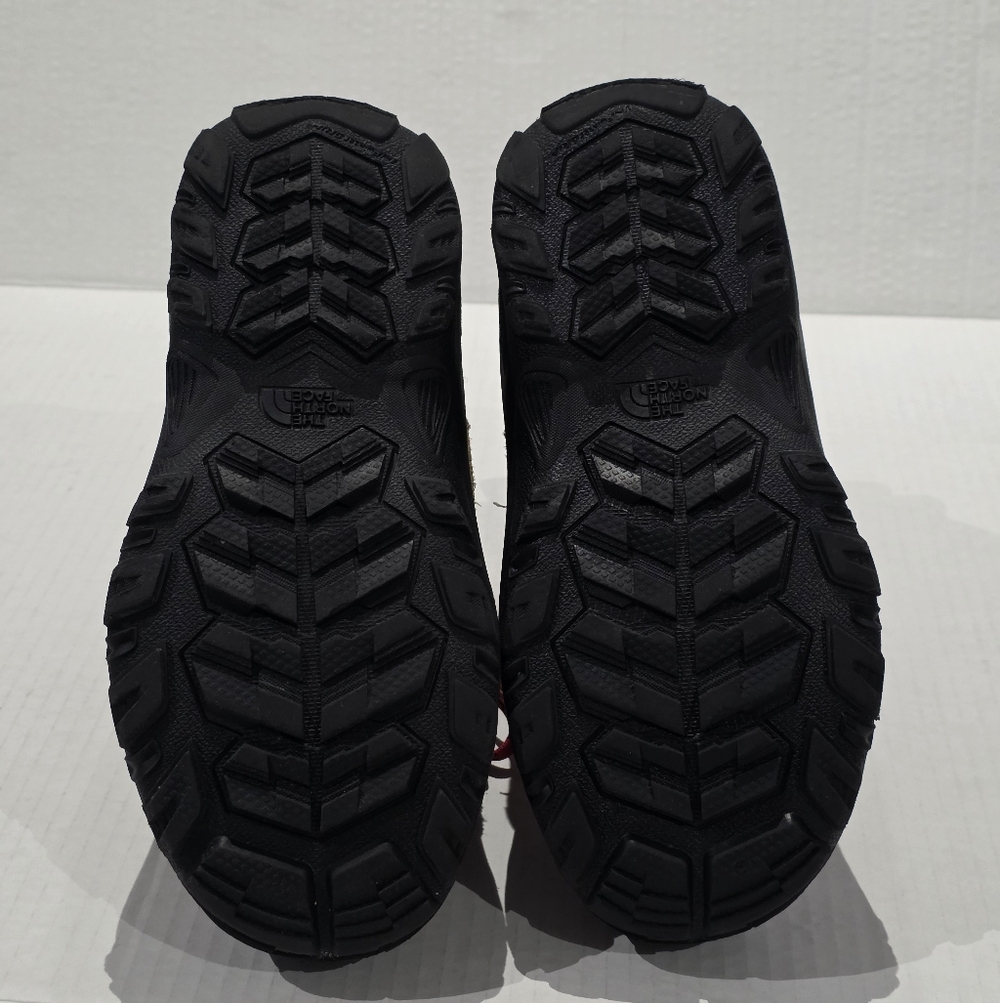 The North Face Chilkat Waterproof Kids Boots. - Picture 9 of 11